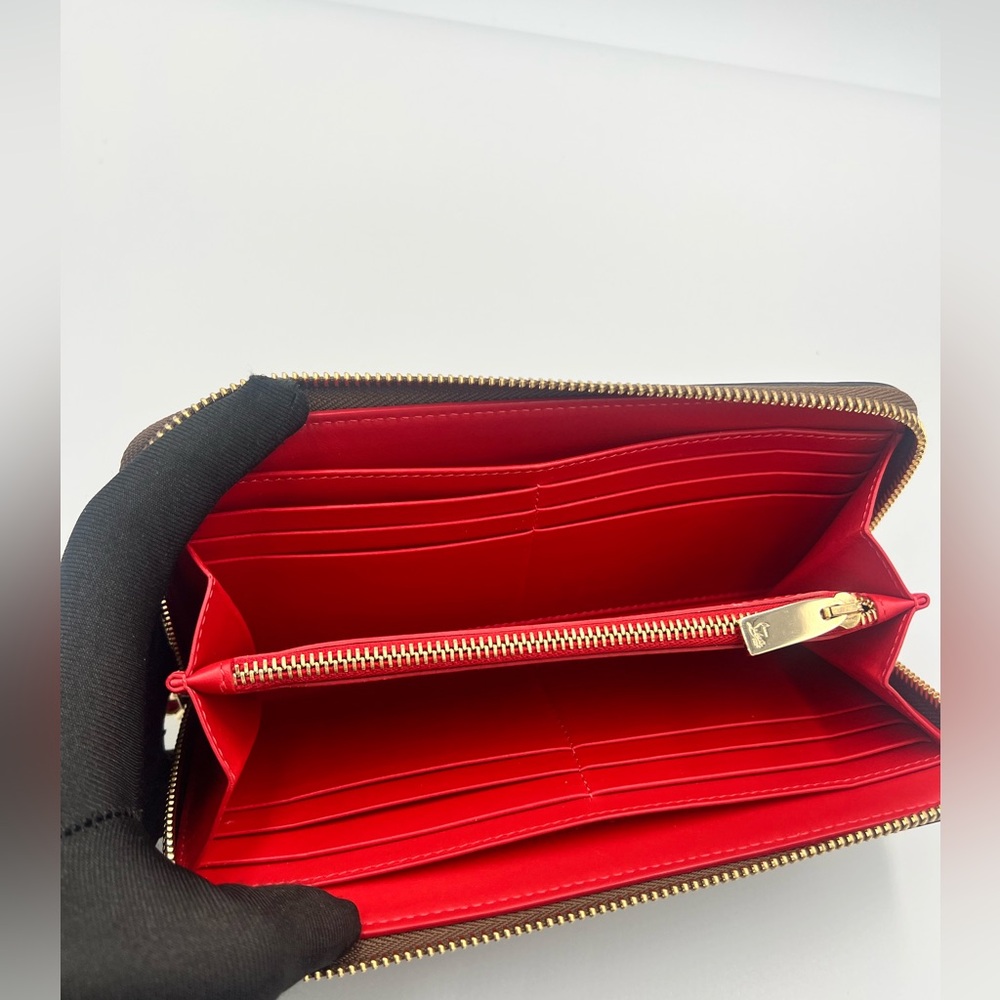 🛑SOLD🛑Christian Loboutin Panettone Wallet EUC - Picture 6 of 7